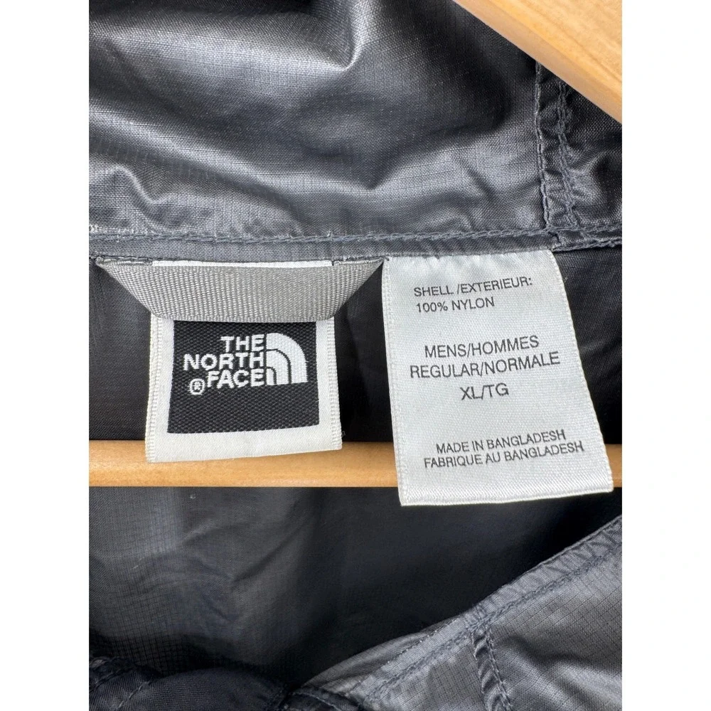 The North Face Windbreaker Jacket Mens XL Gray Hooded Full Zip Stow Pocket